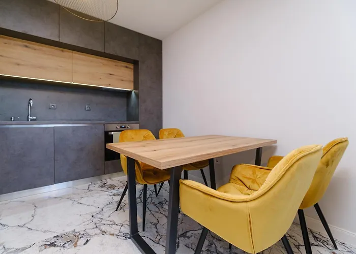 Lauta Forest 1-bedroom 公寓